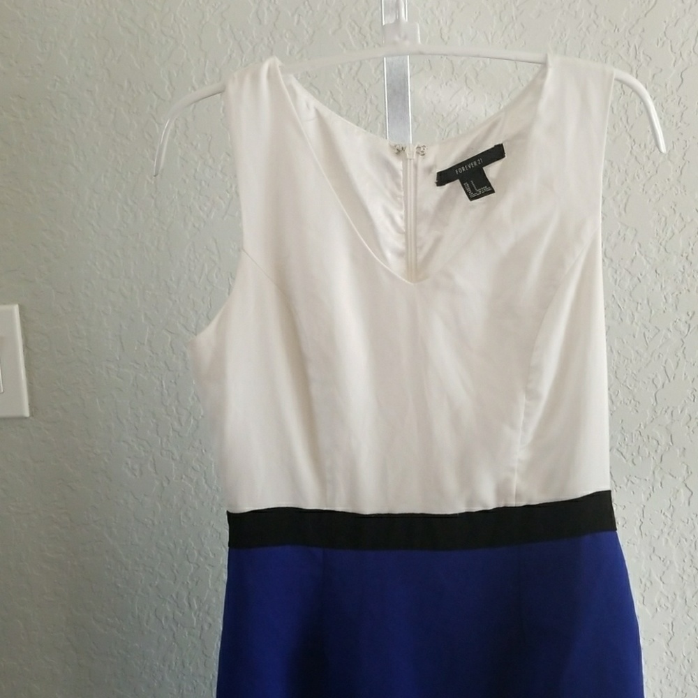 Dress - Picture 2 of 3